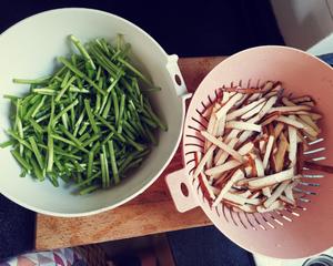 江南小菜-芦蒿炒香干的做法 步骤2