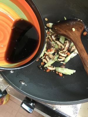 香菇冻豆腐，又是个下饭菜的做法 步骤7