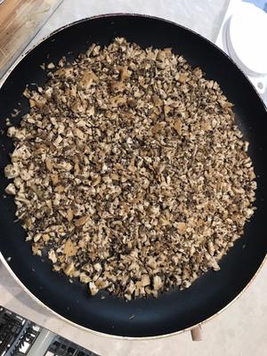 上海绿杨村【香菇菜包】提褶包操作视频/包子注意点的做法 步骤14