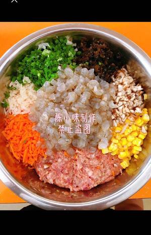 猪肉虾仁香菇玉米馅饺子的做法 步骤1