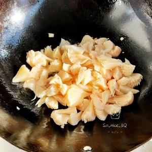 素炒蚝油鲜猴头菇的做法 步骤5