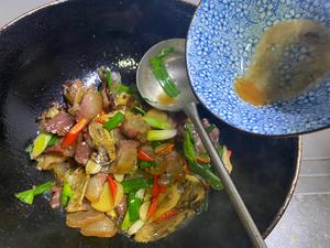 牛肝菌炒腊肉的做法 步骤9