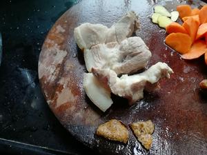 西洋菜红萝卜猪踭汤的做法 步骤3