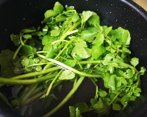 早餐&西洋菜 腊肠 鸡蛋汤面的做法 步骤1