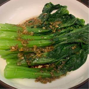 蒜蓉菜心（翠绿的菜心很有食欲）的做法 步骤6