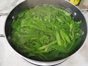 白灼芥兰【六月鲜轻盐昆布酱油】的做法 步骤9