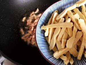 里脊肉香干水芹菜的做法 步骤11