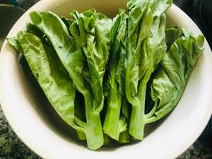 口感清脆色泽鲜绿?清炒蒜蓉芥兰的做法 步骤1
