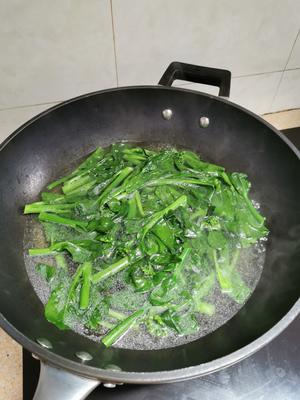 芥兰苗炒腊肉的做法 步骤2