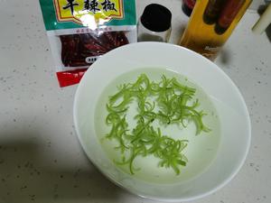 炒芥兰的做法 步骤7