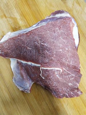 牛肉胡萝卜西芹水饺的做法 步骤1