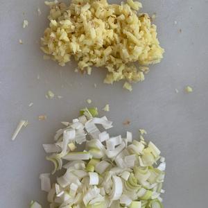 蒸饺（猪肉芹菜）的做法 步骤1