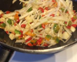 香芹芥蓝头炒牛肉丝的做法 步骤7