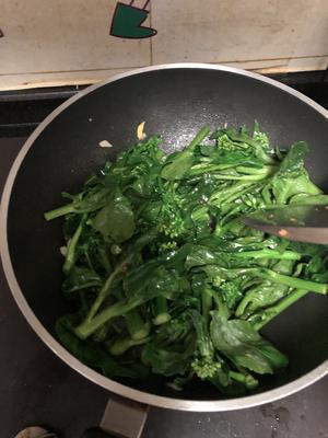 牛肉炒芥蓝的做法 步骤3