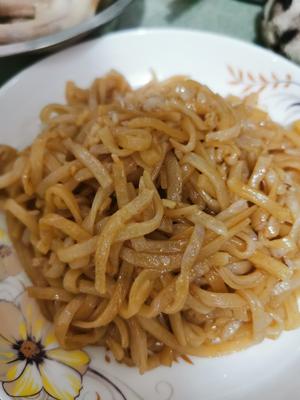 湿炒牛河的做法 步骤3