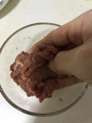 芥蓝胡萝卜炒牛肉的做法 步骤3