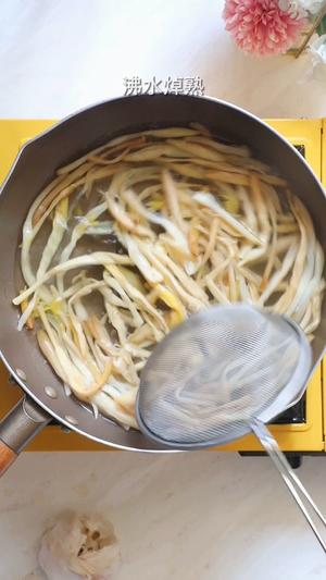 清明节气美食——黄花菜蒸排骨的做法 步骤4