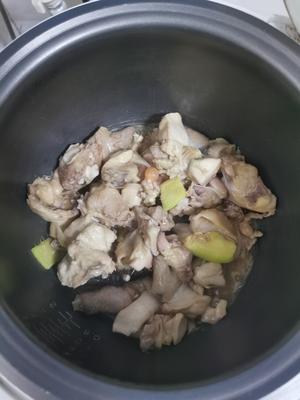 电饭煲版黄花菜炆鸡的做法 步骤4