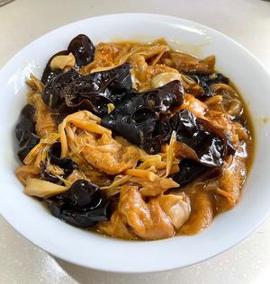 黄花菜黑木耳炒肉片（亦可黄花菜黑木耳菌菇炒油面筋、黑木耳菌菇胡萝卜炒老豆腐、莴笋黑木耳炒面筋）——中式一日三餐（五十九）的做法 步骤8