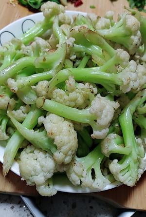 干煸有机菜花的做法 步骤3