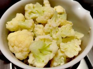 上海花菜肉片的做法 步骤1