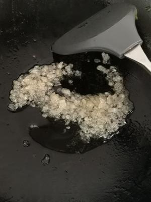 黄花菜腐竹烧肉的做法 步骤4