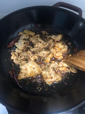干锅花菜五花肉的做法 步骤4