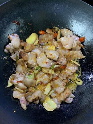 有机花菜炒肉的做法 步骤6
