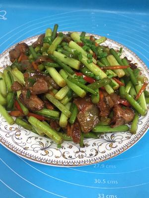 蒜苔炒腊肉的做法 步骤9