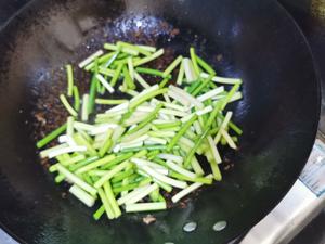 蒜苔豆芽肉丝的做法 步骤6