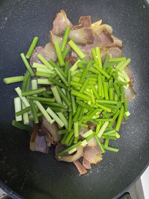 蒜苔炒腊肉的做法 步骤6