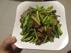 嘎嘎香的蒜苔炒肉［简单快手］的做法 步骤7