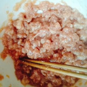 香菇肉饺子馅的做法 步骤6