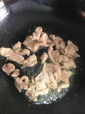 家庭版杏鲍菇炒肉的做法 步骤3