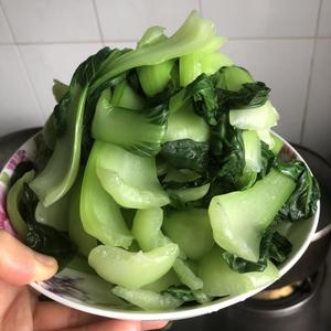 脆嫩、多汁、鲜绿~青菜菌菇包的秘密详解的做法 步骤4