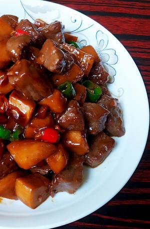 在家也能做“黑椒杏鲍菇牛肉粒”比餐厅的更加健康美味的做法 步骤8