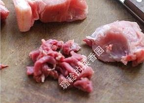 青椒杏鲍菇炒肉丝的做法 步骤1