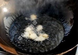 青椒杏鲍菇炒肉丝的做法 步骤6