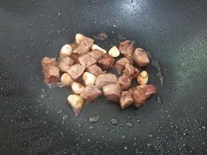 黑椒牛肉粒炒杏鲍菇的做法 步骤9