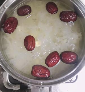 银耳莲子汤(养心驻颜、出胶快秘诀)的做法 步骤7