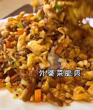 外婆菜炒饭，小吊梨汤 紫菜炒饭的做法 步骤13