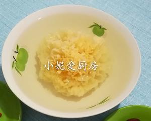 电高压锅版【红枣银耳莲子羹】的做法 步骤2