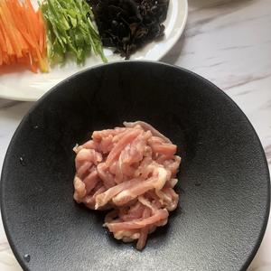 鱼香肉丝?下饭神器的做法 步骤3