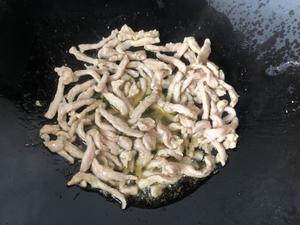 鱼香肉丝?下饭神器的做法 步骤5