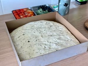 不需揉面的佛卡夏面包（Focaccia Bread）的做法 步骤10