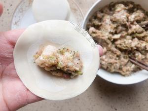 芹菜木耳鲜肉水饺(附包法）的做法 步骤6