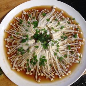 油泼金针菇的做法 步骤4