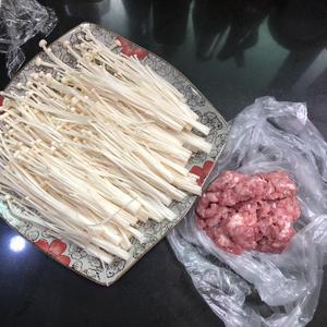 炒鸡下饭肉末金针菇的做法 步骤1