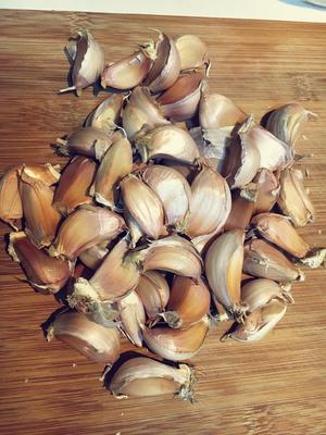 秘制蒜蓉酱（烤生蚝扇贝、锡纸金针菇，干拌面）的做法 步骤1