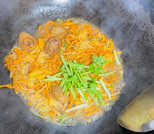 高汤鲍鱼灼双菌～金针菇与虫草花的做法 步骤11